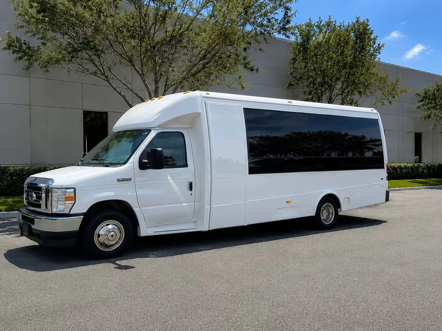 burlingame 15 passenger minibus rental