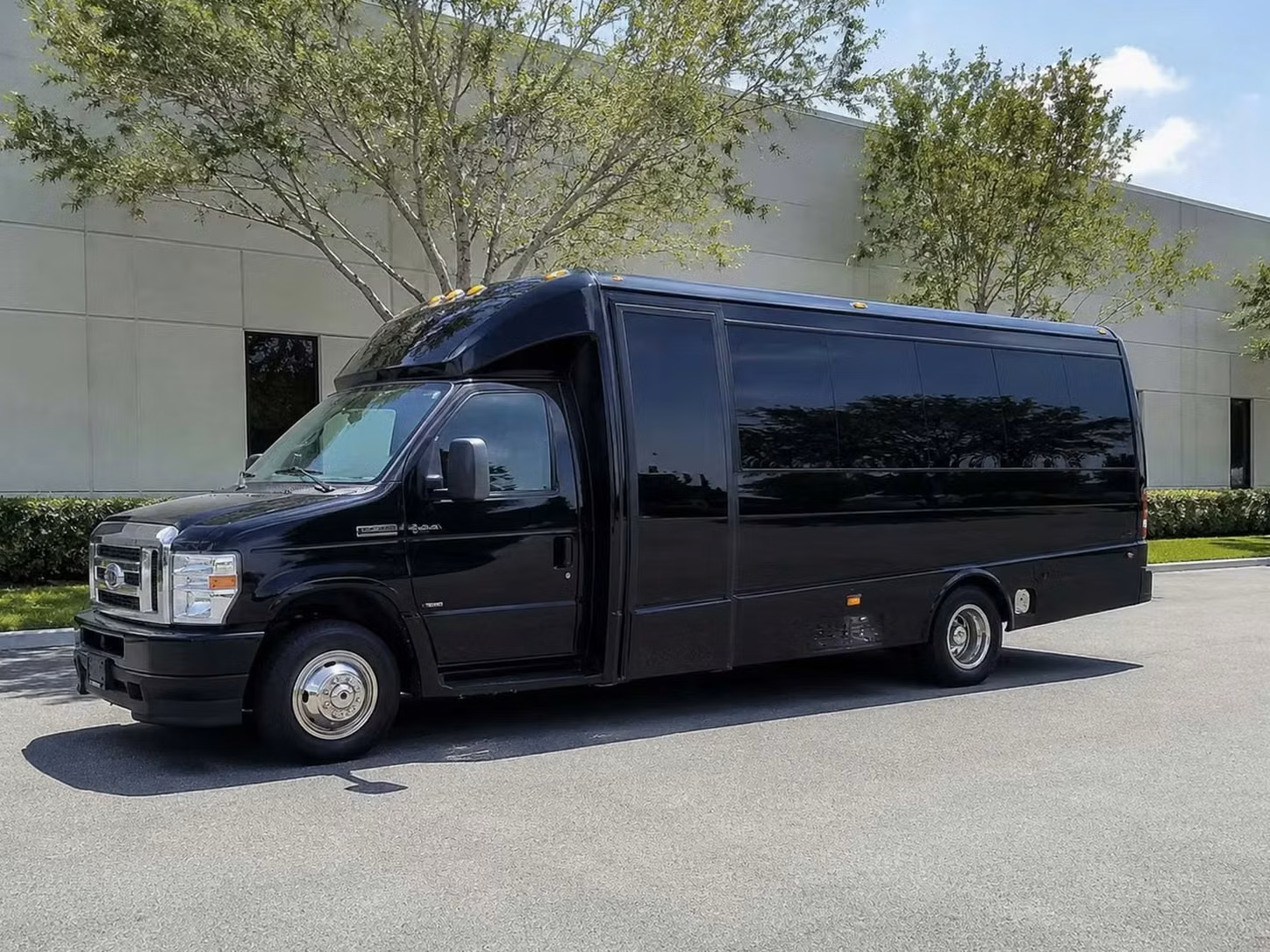 burlingame 18 passenger minibus rental