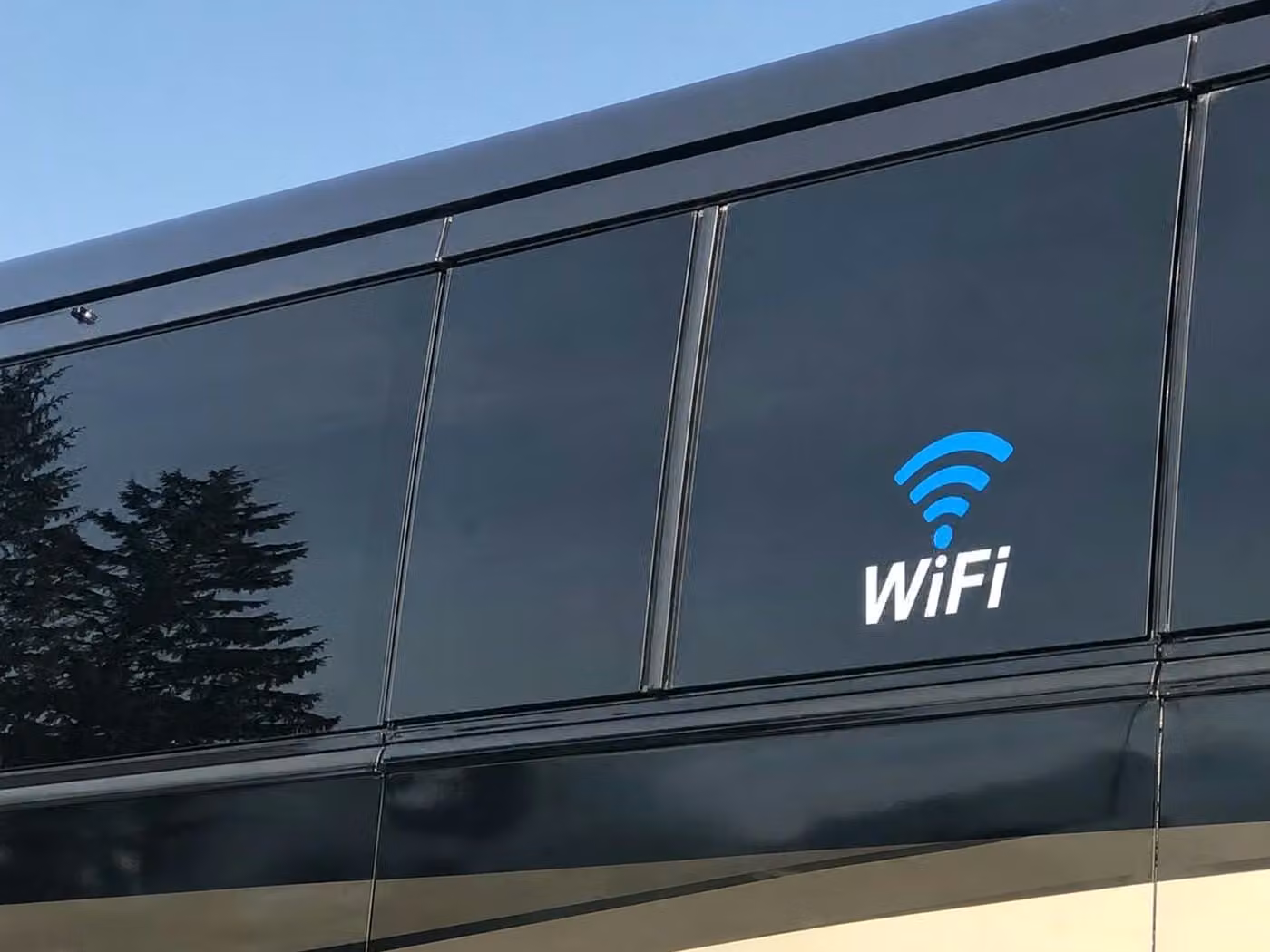 burlingame 25 passenger minibus wifi